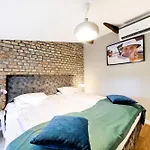 Apartamenty Cinema