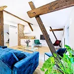Apartamenty Cinema